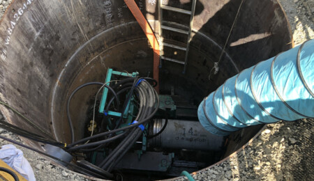 下水道管推進施工中