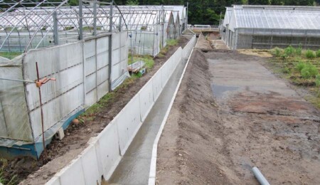 ほ場内の排水路